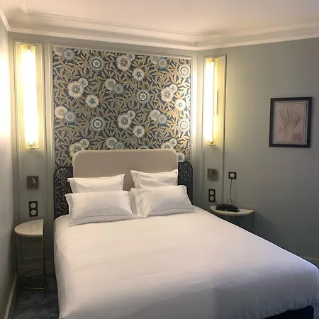 Elsa, Hotel Paris