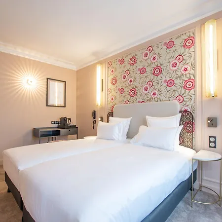 Elsa, Hotel Paris