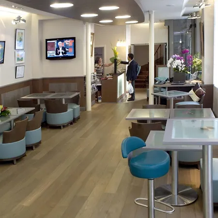 Elsa, Hotel Paříž